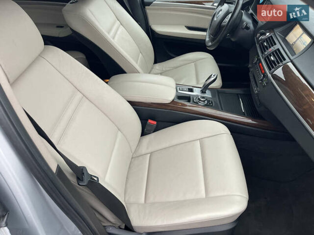 Сірий БМВ Х5, об'ємом двигуна 3 л та пробігом 285 тис. км за 15600 $, фото 42 на Automoto.ua