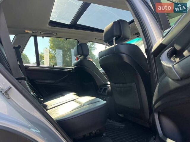 Серый БМВ Х5, объемом двигателя 3 л и пробегом 258 тыс. км за 12950 $, фото 39 на Automoto.ua