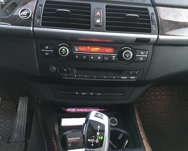 Серый БМВ Х5, объемом двигателя 2.98 л и пробегом 238 тыс. км за 13700 $, фото 10 на Automoto.ua