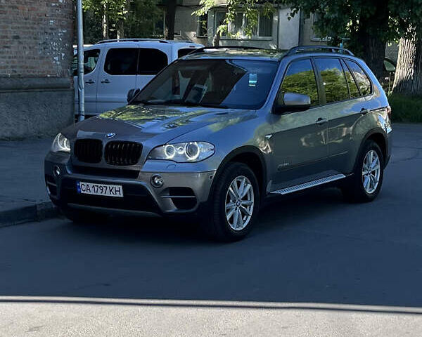 Серый БМВ Х5, объемом двигателя 3 л и пробегом 241 тыс. км за 16300 $, фото 1 на Automoto.ua