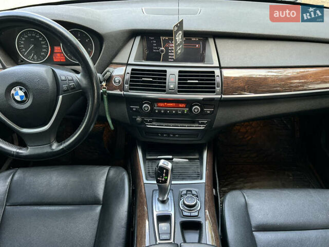 Серый БМВ Х5, объемом двигателя 3 л и пробегом 205 тыс. км за 18200 $, фото 13 на Automoto.ua