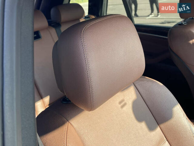 Серый БМВ Х5, объемом двигателя 3 л и пробегом 328 тыс. км за 16999 $, фото 45 на Automoto.ua