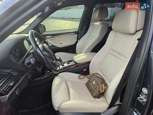 Сірий БМВ Х5, об'ємом двигуна 2.99 л та пробігом 222 тис. км за 20000 $, фото 12 на Automoto.ua