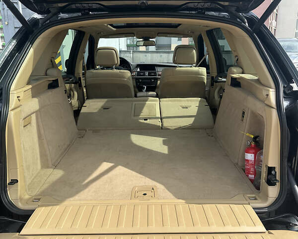 Серый БМВ Х5, объемом двигателя 3 л и пробегом 220 тыс. км за 16500 $, фото 28 на Automoto.ua