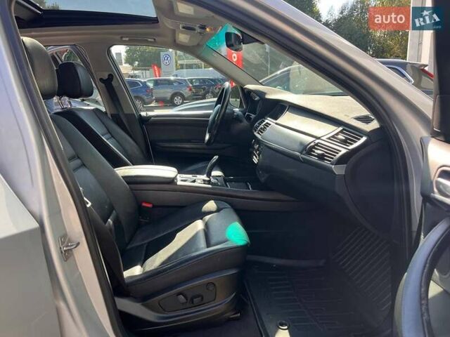 Серый БМВ Х5, объемом двигателя 3 л и пробегом 258 тыс. км за 12950 $, фото 42 на Automoto.ua