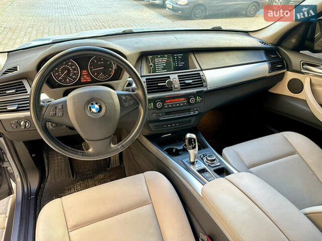 Серый БМВ Х5, объемом двигателя 3 л и пробегом 311 тыс. км за 16900 $, фото 29 на Automoto.ua