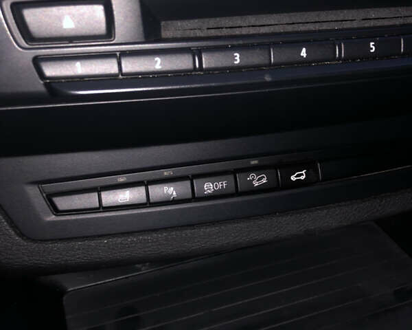 Сірий БМВ Х5, об'ємом двигуна 3 л та пробігом 258 тис. км за 18000 $, фото 13 на Automoto.ua