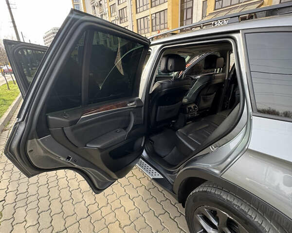 Серый БМВ Х5, объемом двигателя 2.98 л и пробегом 300 тыс. км за 13500 $, фото 10 на Automoto.ua