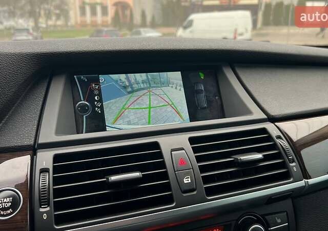 Серый БМВ Х5, объемом двигателя 3 л и пробегом 130 тыс. км за 19950 $, фото 16 на Automoto.ua