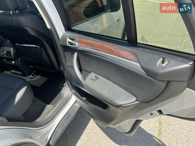 Серый БМВ Х5, объемом двигателя 2.98 л и пробегом 285 тыс. км за 15999 $, фото 41 на Automoto.ua