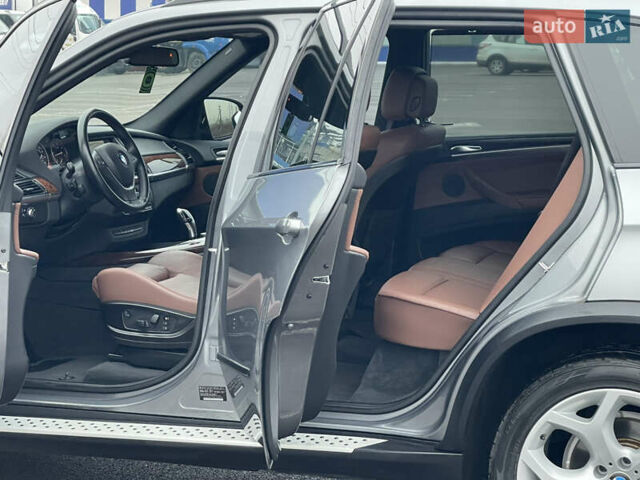 Серый БМВ Х5, объемом двигателя 3 л и пробегом 328 тыс. км за 16950 $, фото 3 на Automoto.ua