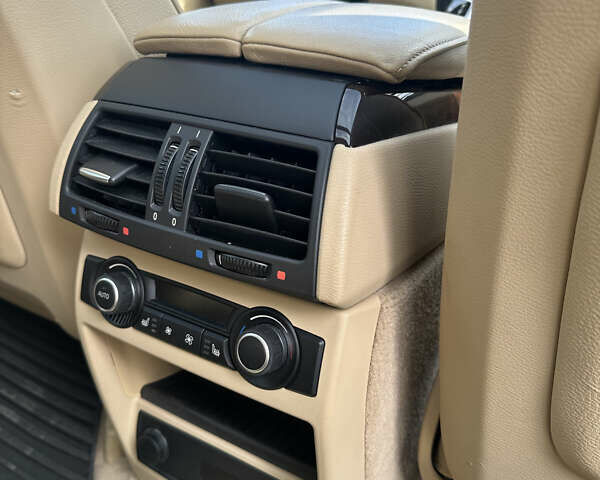 Серый БМВ Х5, объемом двигателя 3 л и пробегом 220 тыс. км за 16500 $, фото 23 на Automoto.ua