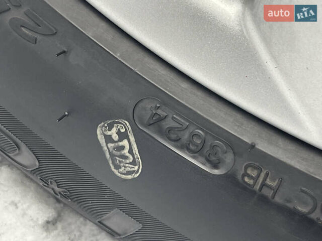 Серый БМВ Х5, объемом двигателя 3 л и пробегом 280 тыс. км за 16750 $, фото 42 на Automoto.ua