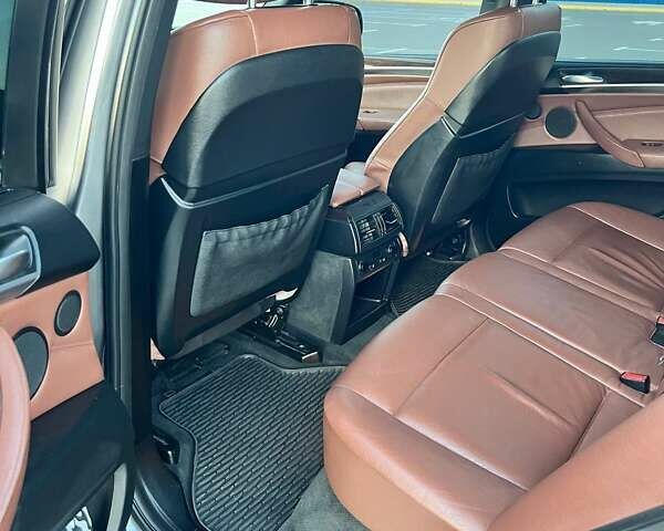 Серый БМВ Х5, объемом двигателя 3 л и пробегом 310 тыс. км за 22000 $, фото 19 на Automoto.ua
