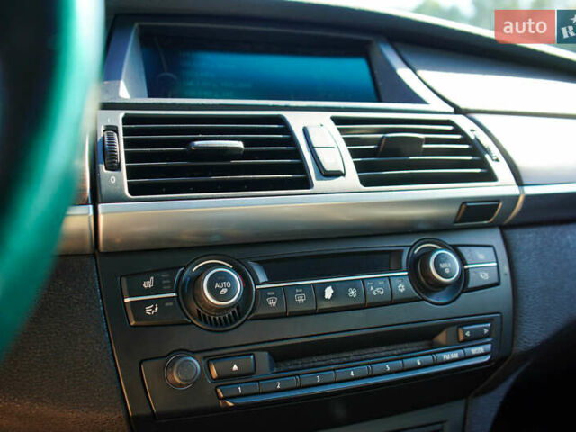 Серый БМВ Х5, объемом двигателя 3 л и пробегом 258 тыс. км за 12950 $, фото 22 на Automoto.ua