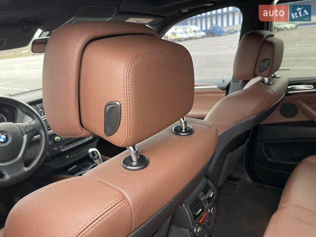 Серый БМВ Х5, объемом двигателя 3 л и пробегом 328 тыс. км за 16950 $, фото 38 на Automoto.ua