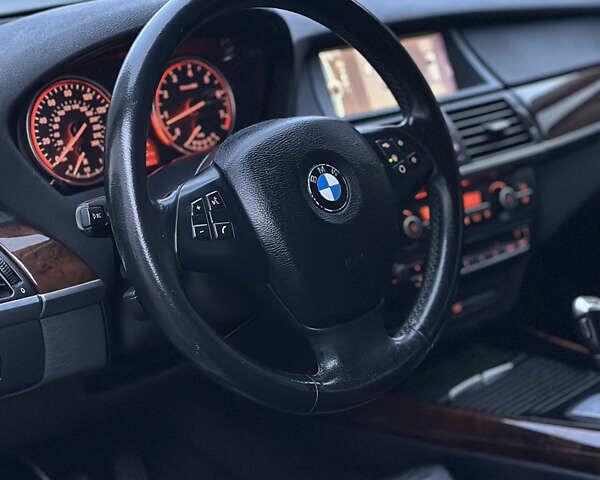 Серый БМВ Х5, объемом двигателя 2.98 л и пробегом 306 тыс. км за 11950 $, фото 9 на Automoto.ua