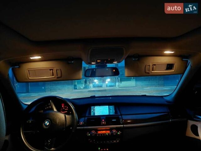 Серый БМВ Х5, объемом двигателя 3 л и пробегом 250 тыс. км за 15700 $, фото 73 на Automoto.ua