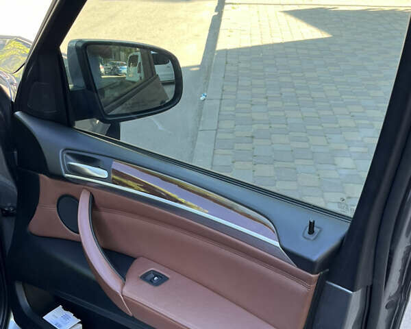 Серый БМВ Х5, объемом двигателя 3 л и пробегом 241 тыс. км за 16300 $, фото 12 на Automoto.ua