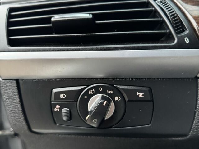 Сірий БМВ Х5, об'ємом двигуна 3 л та пробігом 229 тис. км за 12900 $, фото 16 на Automoto.ua