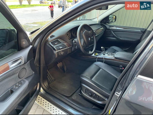 Серый БМВ Х5, объемом двигателя 2.98 л и пробегом 190 тыс. км за 16300 $, фото 12 на Automoto.ua