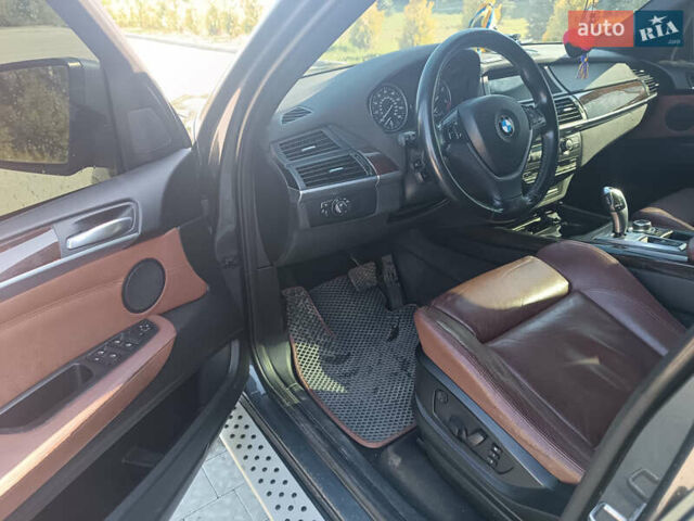 Серый БМВ Х5, объемом двигателя 3 л и пробегом 340 тыс. км за 16500 $, фото 11 на Automoto.ua