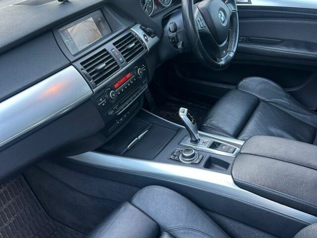 Серый БМВ Х5, объемом двигателя 3 л и пробегом 170 тыс. км за 8513 $, фото 6 на Automoto.ua