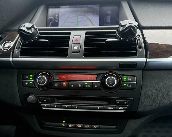 Серый БМВ Х5, объемом двигателя 2.98 л и пробегом 280 тыс. км за 12300 $, фото 12 на Automoto.ua