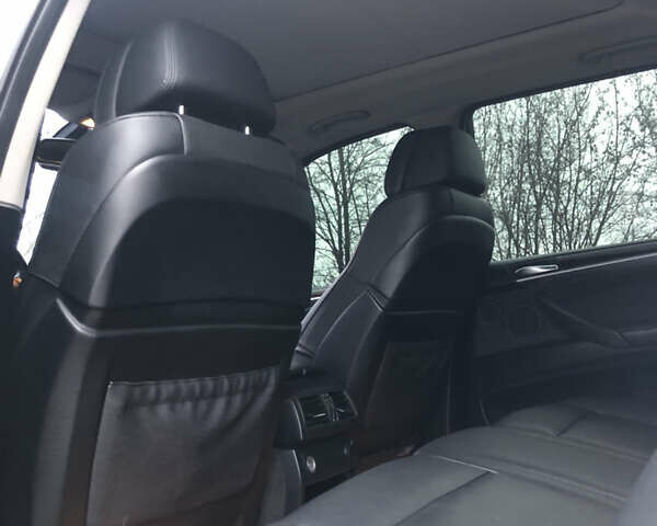Сірий БМВ Х5, об'ємом двигуна 3 л та пробігом 258 тис. км за 18000 $, фото 18 на Automoto.ua