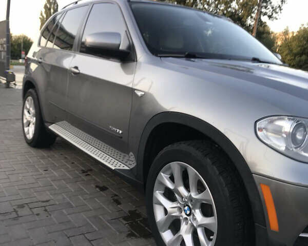 Серый БМВ Х5, объемом двигателя 2.98 л и пробегом 238 тыс. км за 13700 $, фото 5 на Automoto.ua