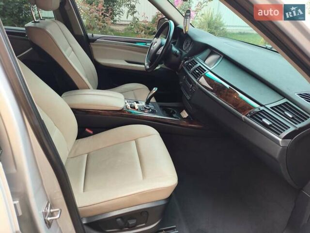 Серый БМВ Х5, объемом двигателя 2.98 л и пробегом 267 тыс. км за 15000 $, фото 12 на Automoto.ua