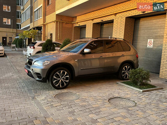 Серый БМВ Х5, объемом двигателя 3 л и пробегом 311 тыс. км за 16900 $, фото 3 на Automoto.ua