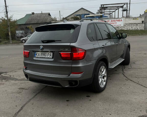 Серый БМВ Х5, объемом двигателя 2.98 л и пробегом 280 тыс. км за 12300 $, фото 2 на Automoto.ua