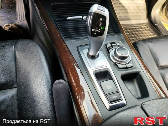 Серый БМВ Х5, объемом двигателя 3 л и пробегом 270 тыс. км за 13500 $, фото 3 на Automoto.ua