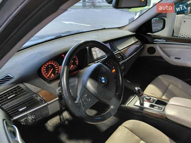 Серый БМВ Х5, объемом двигателя 3 л и пробегом 250 тыс. км за 15700 $, фото 92 на Automoto.ua