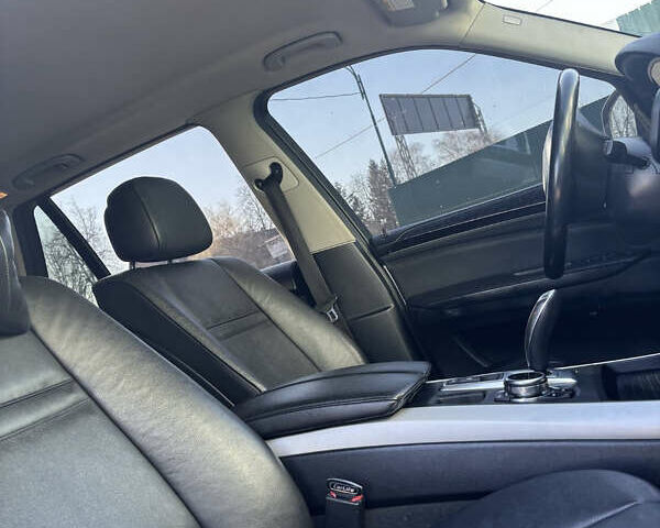 Серый БМВ Х5, объемом двигателя 2.98 л и пробегом 275 тыс. км за 13000 $, фото 8 на Automoto.ua