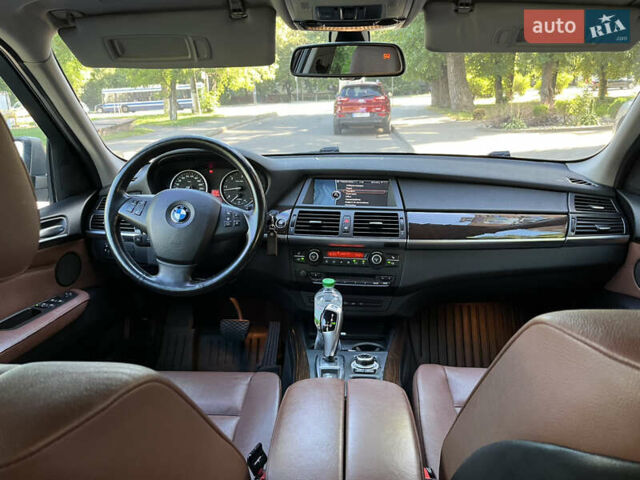 Серый БМВ Х5, объемом двигателя 3 л и пробегом 241 тыс. км за 16300 $, фото 4 на Automoto.ua