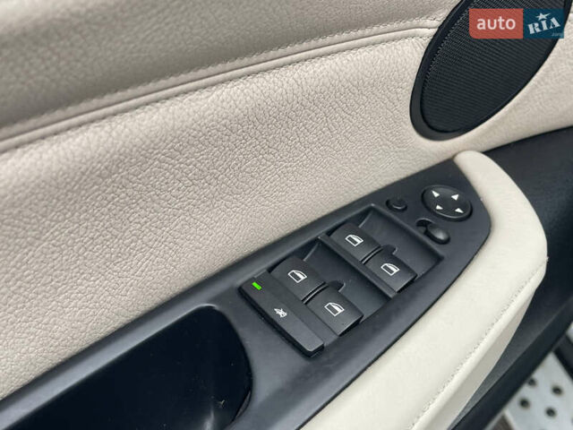 Сірий БМВ Х5, об'ємом двигуна 3 л та пробігом 285 тис. км за 15600 $, фото 27 на Automoto.ua