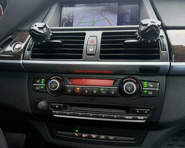 Серый БМВ Х5, объемом двигателя 2.98 л и пробегом 280 тыс. км за 12300 $, фото 10 на Automoto.ua