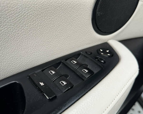 Сірий БМВ Х5, об'ємом двигуна 2.98 л та пробігом 229 тис. км за 12900 $, фото 19 на Automoto.ua