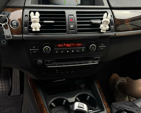 Серый БМВ Х5, объемом двигателя 2.99 л и пробегом 230 тыс. км за 18200 $, фото 17 на Automoto.ua