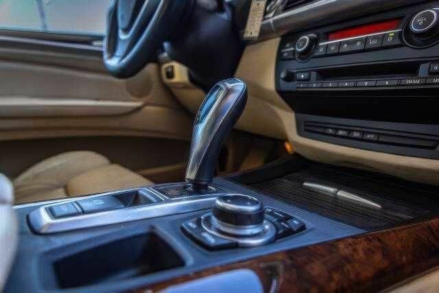 Сірий БМВ Х5, об'ємом двигуна 3 л та пробігом 150 тис. км за 3900 $, фото 17 на Automoto.ua