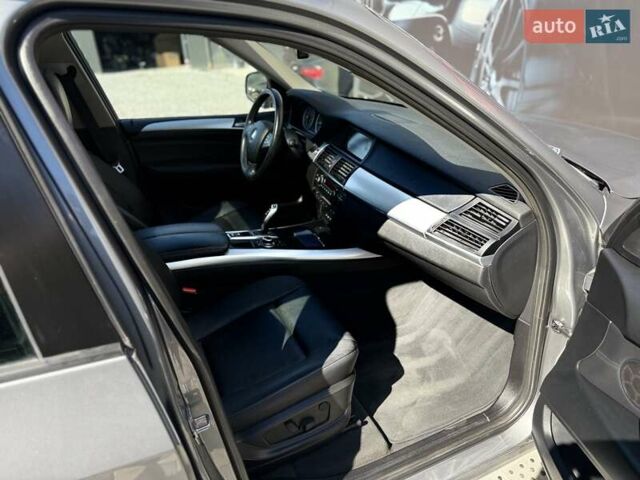 Серый БМВ Х5, объемом двигателя 3 л и пробегом 253 тыс. км за 15700 $, фото 50 на Automoto.ua