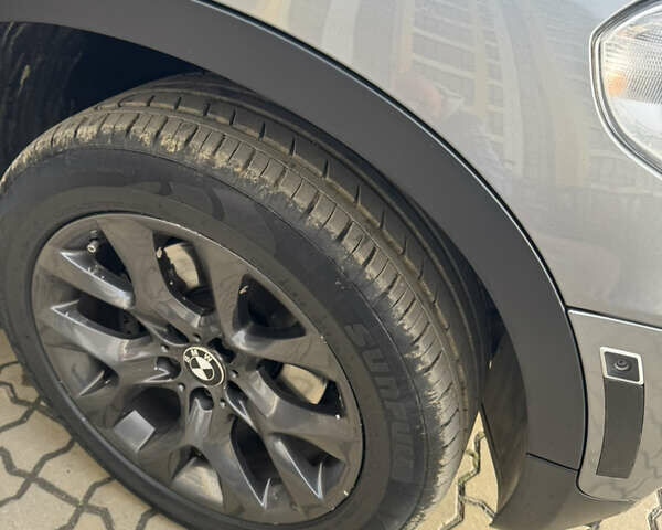 Серый БМВ Х5, объемом двигателя 2.98 л и пробегом 300 тыс. км за 13500 $, фото 20 на Automoto.ua