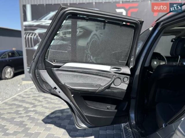 Серый БМВ Х5, объемом двигателя 3 л и пробегом 253 тыс. км за 15700 $, фото 60 на Automoto.ua