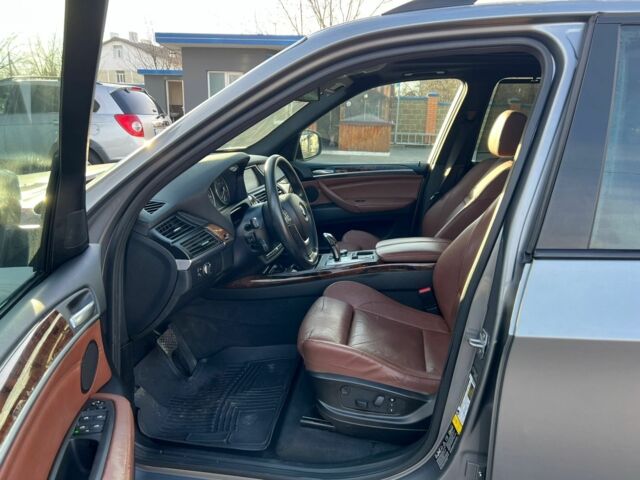 Серый БМВ Х5, объемом двигателя 3 л и пробегом 280 тыс. км за 13499 $, фото 4 на Automoto.ua