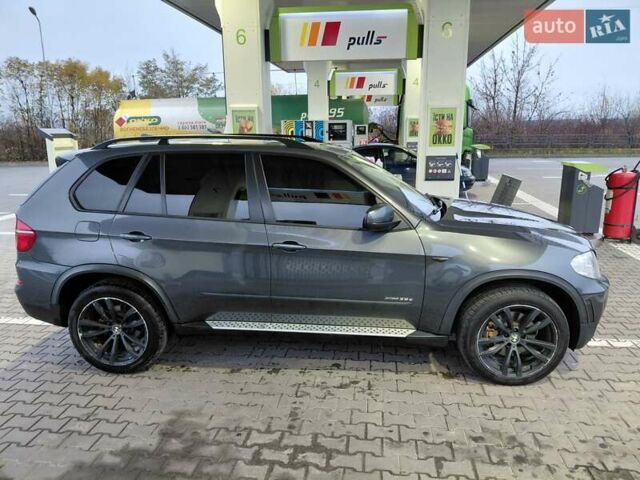 Серый БМВ Х5, объемом двигателя 3 л и пробегом 250 тыс. км за 15700 $, фото 60 на Automoto.ua