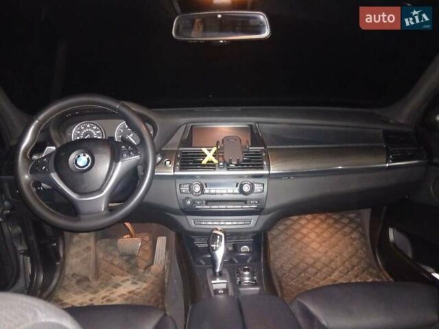 Сірий БМВ Х5, об'ємом двигуна 3 л та пробігом 245 тис. км за 18000 $, фото 2 на Automoto.ua