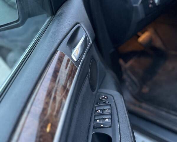 Сірий БМВ Х5, об'ємом двигуна 2.98 л та пробігом 250 тис. км за 15000 $, фото 19 на Automoto.ua