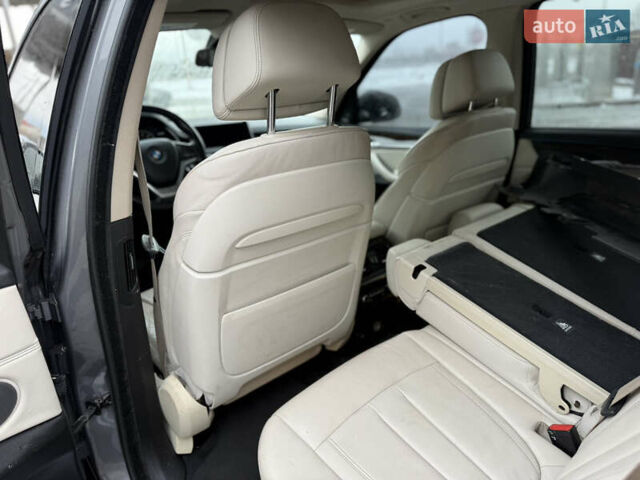 Серый БМВ Х5, объемом двигателя 3 л и пробегом 230 тыс. км за 14900 $, фото 25 на Automoto.ua